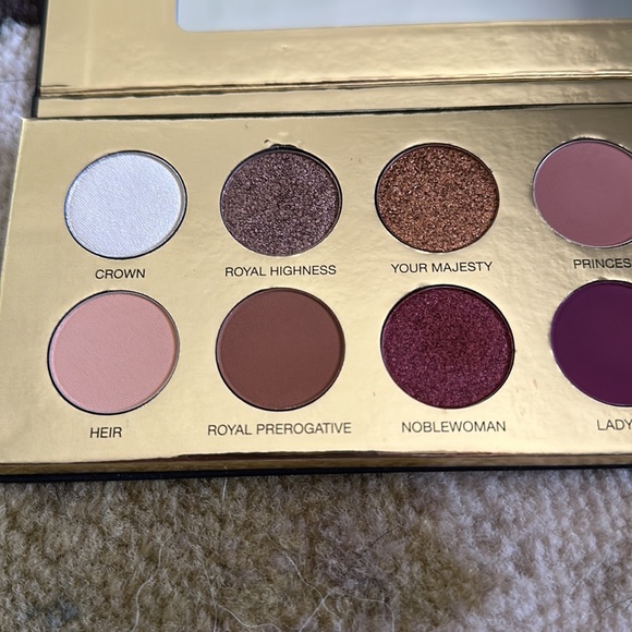 Coloured Raine Queen of Hearts Palette - Picture 2 of 5
